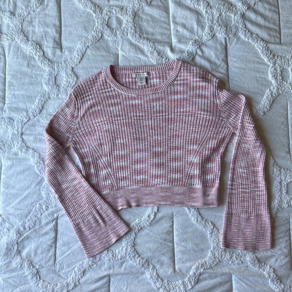 Sincerely Jules cropped pink sweater - Picture 1 of 3